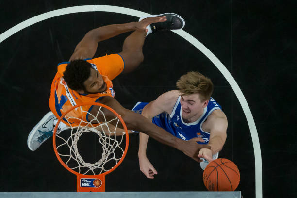 通过大型城 通过大型城